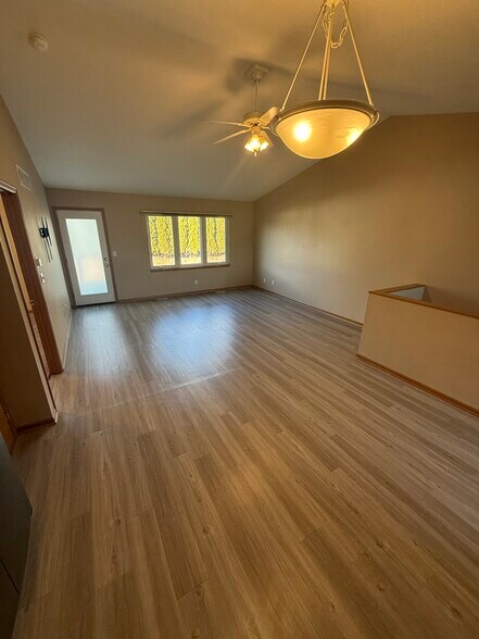 Building Photo - 4637 Twain St