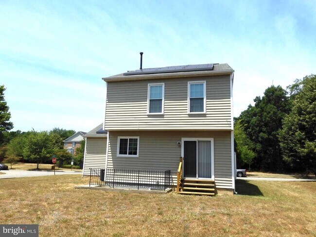 Building Photo - 8566 Kingsway Dr