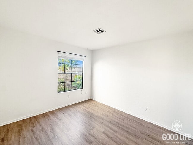 Building Photo - Beautiful 2B/2BA Condo in Rancho Penasquitos!