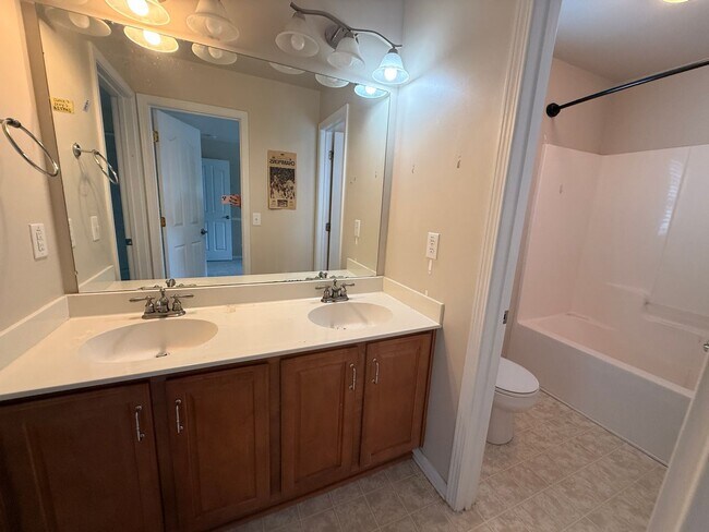 Building Photo - 3 BR/2.5BA | Newly Renovated Single Family Home | Private backyard| In Charlotte!