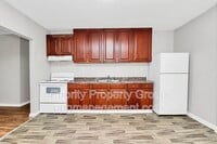 Building Photo - 818 Frederick St