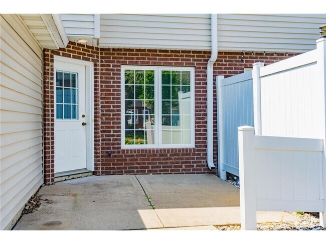 Building Photo - 1236 Heather Ln