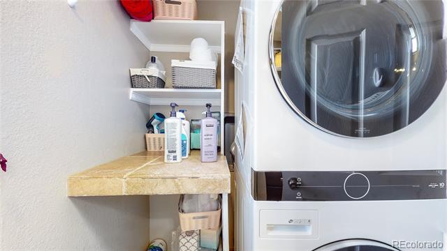 Building Photo - 6025 W 61st Ave