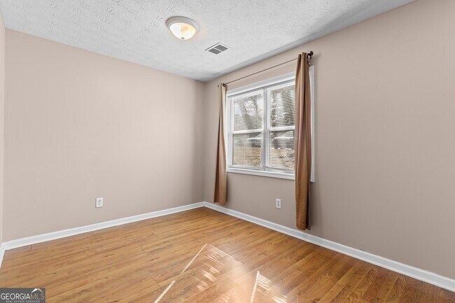 Building Photo - 236 Mateo Walk