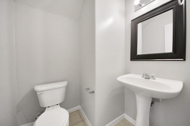 Building Photo - 6446 Mountain Pines Ln