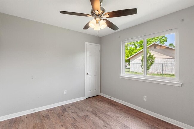Building Photo - 13313 Briar Hollow Dr