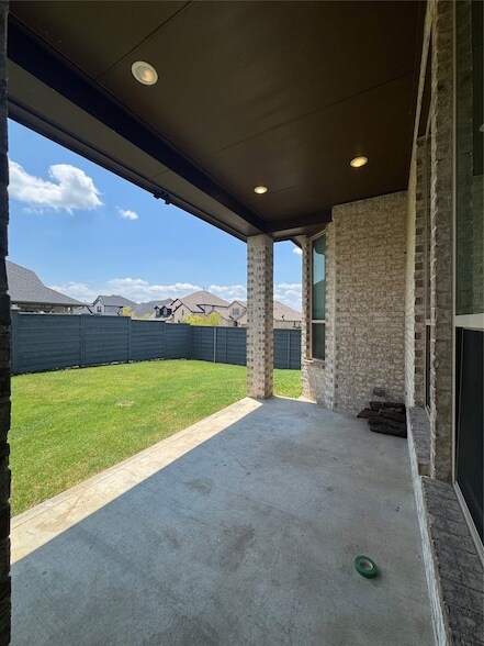 Building Photo - 504 Evergreen Rd
