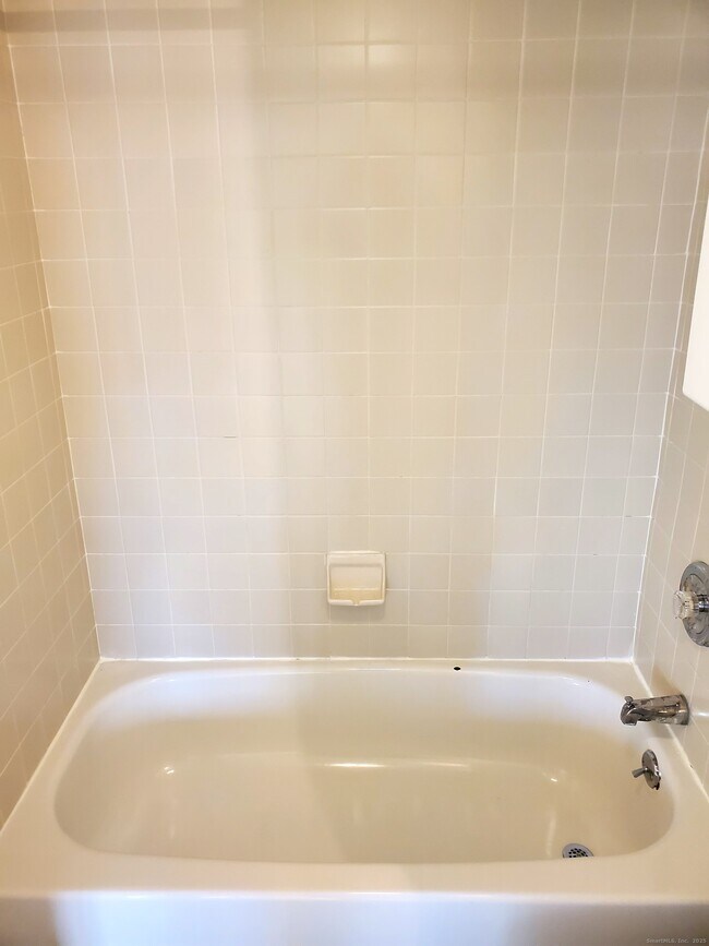 Building Photo - 127 Greyrock Pl