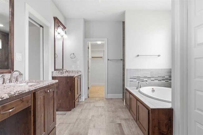 Building Photo - 2440 Greatwood Trl