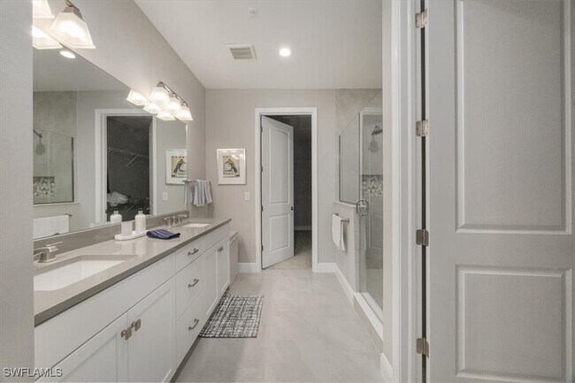 Building Photo - 2560 Seychelles Dr