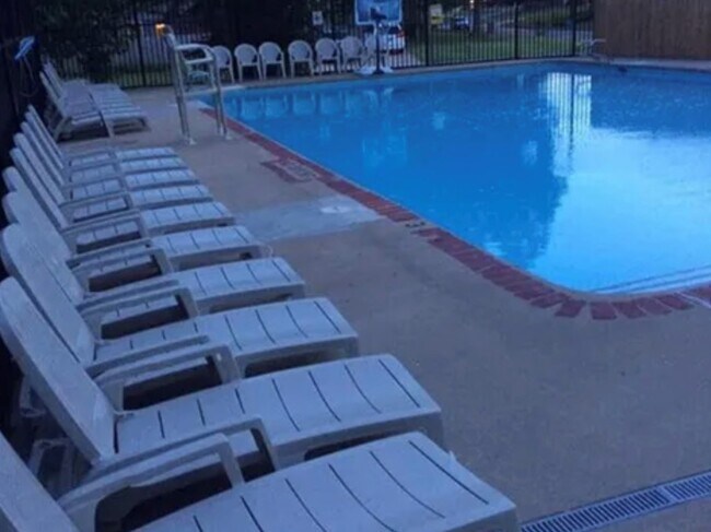 Building Photo - 4009 E 88th St