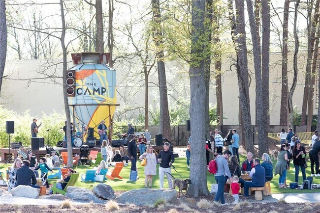 Building Photo - 1300 Chelsea Cir NW