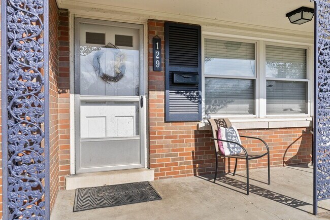 Building Photo - 129 Greenbriar Rd