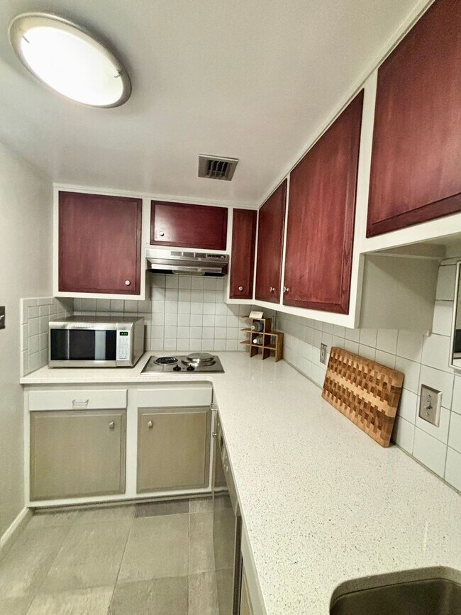 Building Photo - 3800 Oceanfront