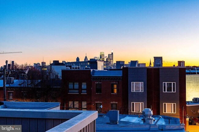 Building Photo - 412 Sepviva St