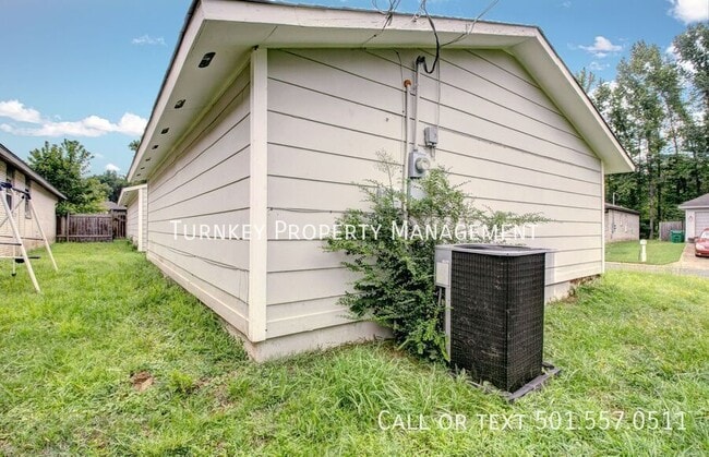 Building Photo - 22 Villas Dr