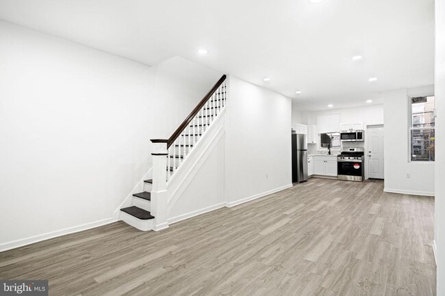 Building Photo - 5540 Harmer St