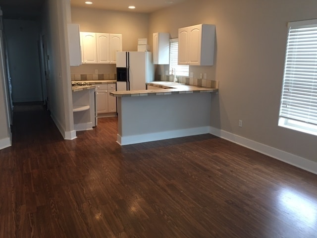 Building Photo - Best location on the Westside