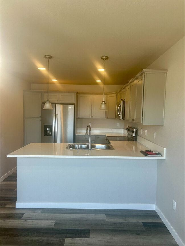 Building Photo - 610 Mead Ave