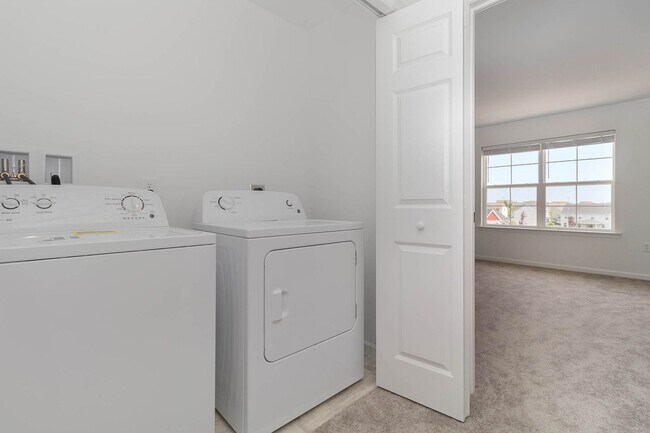 Building Photo - 1829 Shady Ln