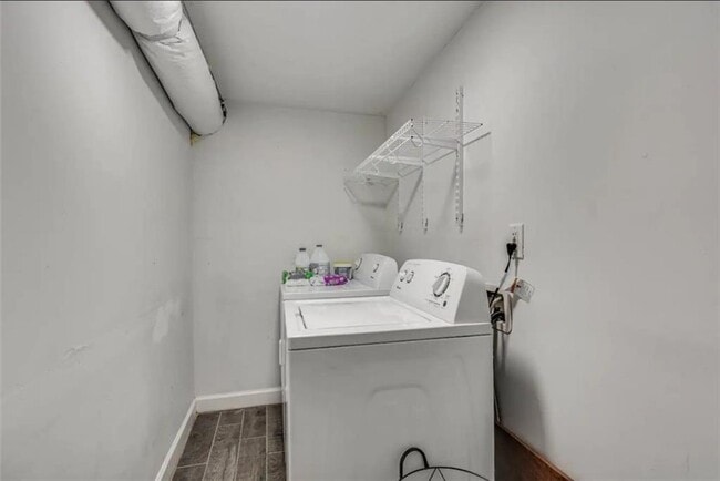 Building Photo - 4050 Washington Rd