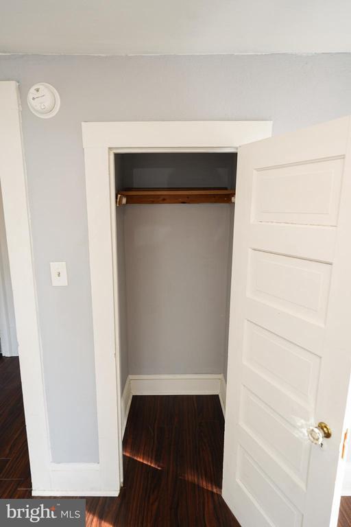 Building Photo - 605 Oak Hill Ave