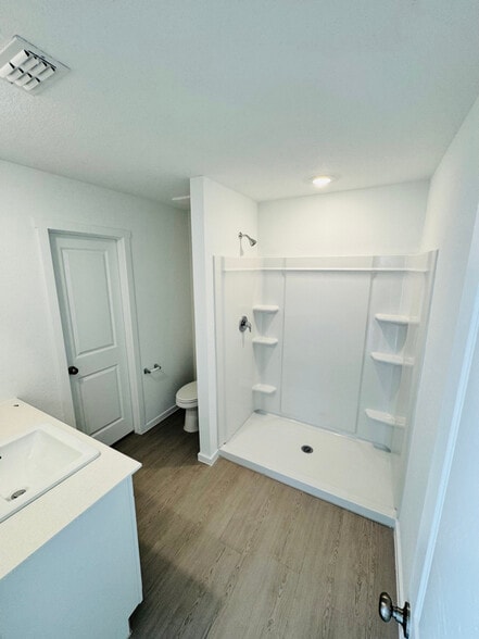 Building Photo - 3924 Pontchartrain Pkwy