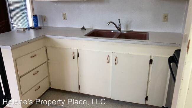 Building Photo - 4 br, 2 bath House - 220 SE McKenzie Street