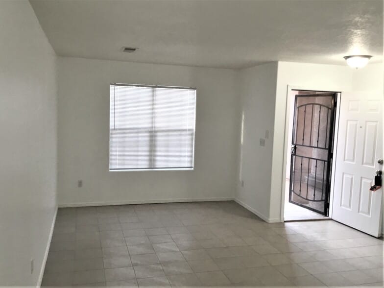 Building Photo - 1452 Penasco Rd NE