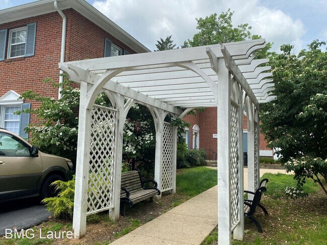 Building Photo - 1 br, 1 bath House - 19 Post Office Ave Un...