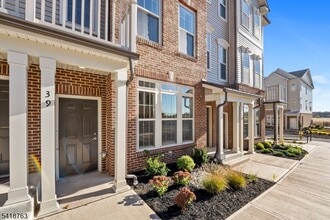 Building Photo - 39 Robeson St