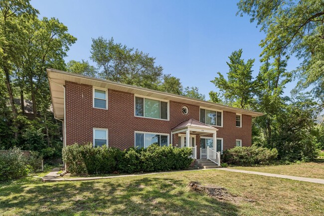 Building Photo - 1210 N 60th St