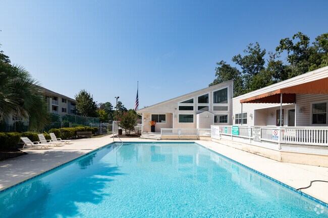Building Photo - Plantation Oaks Apartments