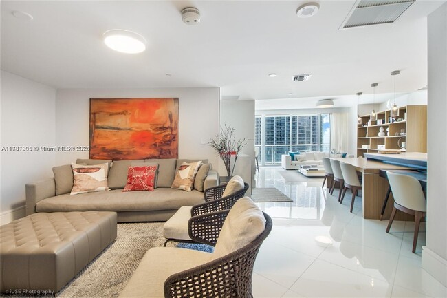 Building Photo - 200 Biscayne Blvd Way