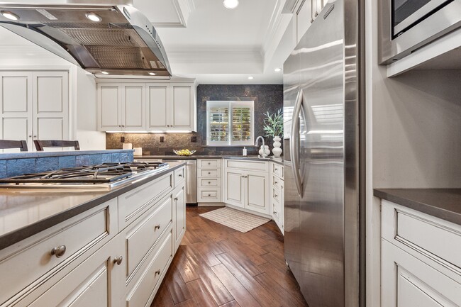 Building Photo - 1077 10th St