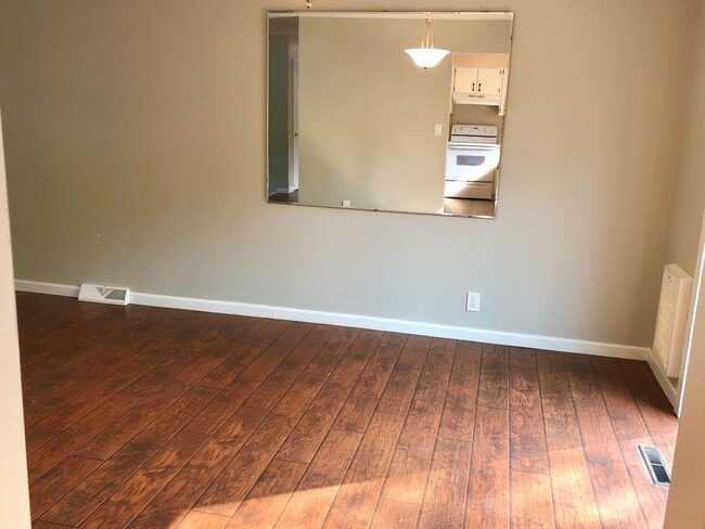 Building Photo - Spacious 4 Bed, 2 Bath House in West Fort ...