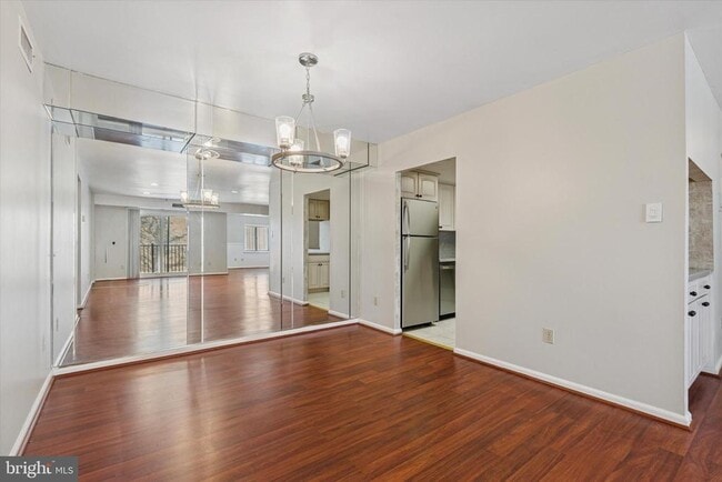 Building Photo - 3204 Delaire Landing Rd