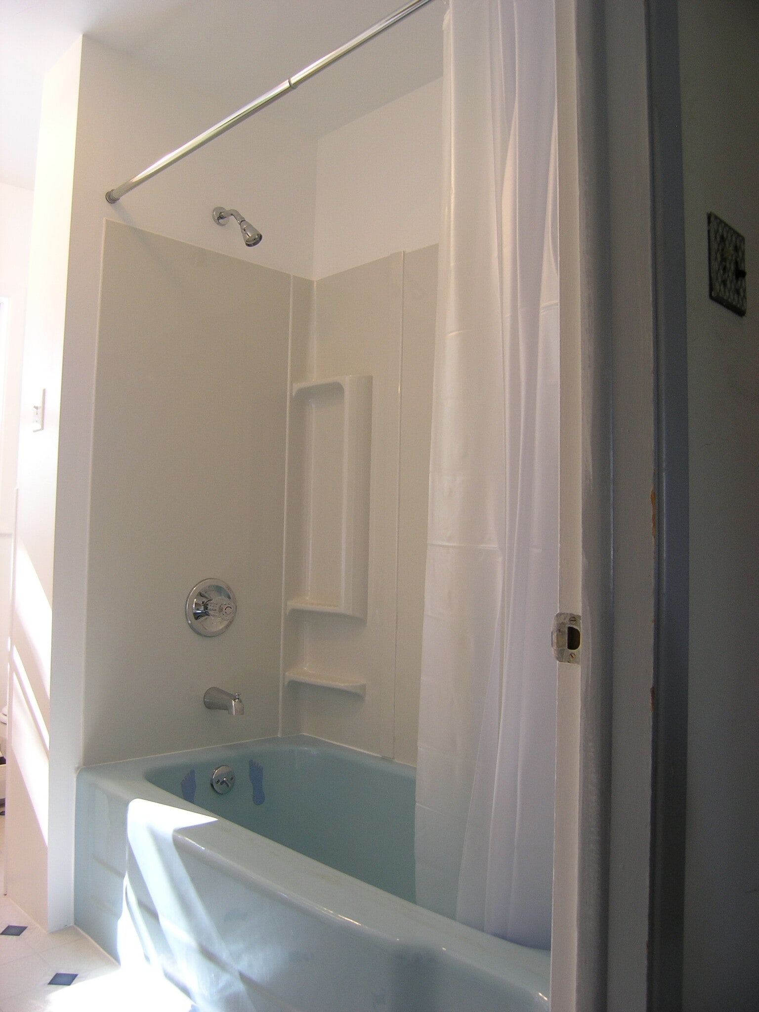 Building Photo - 396 W Clements Bridge Rd