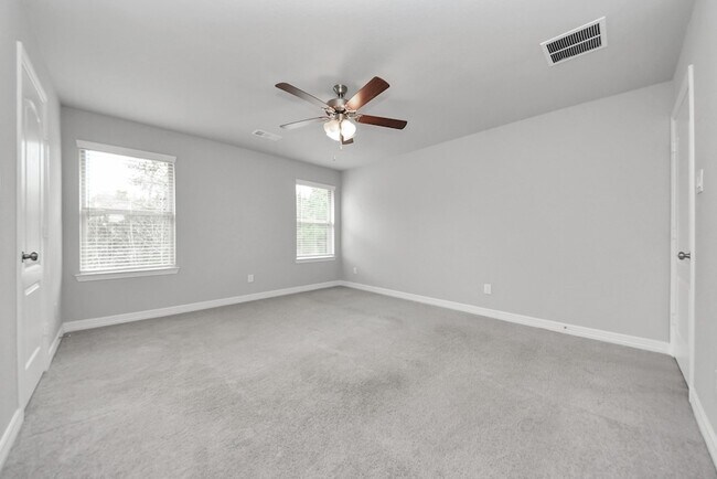 Building Photo - 196 Chestnut Meadow Dr