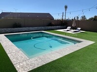 Building Photo - 8721 W MacKenzie Dr