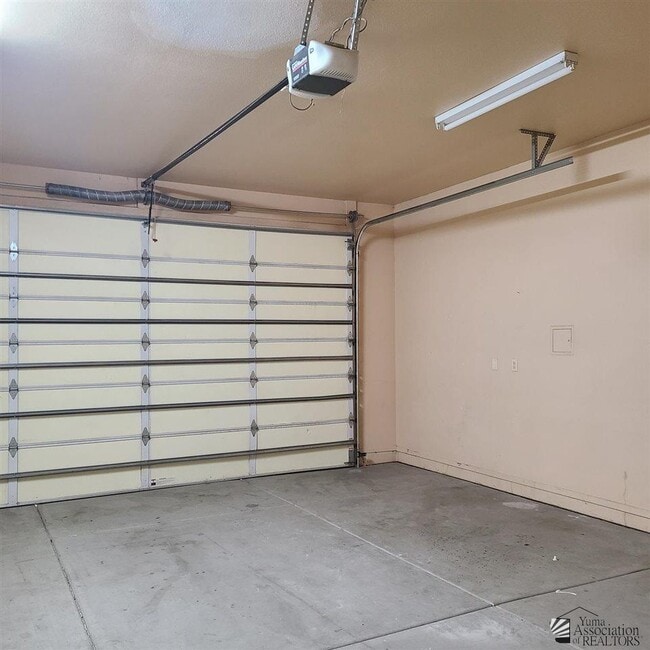 Building Photo - 11205 E 25th St