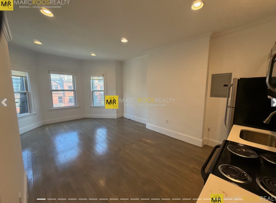 Building Photo - 254 Newbury St