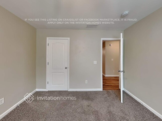 Building Photo - 147 Hawthorn Dr