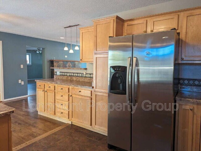 Building Photo - 305 Cottonwood Ct