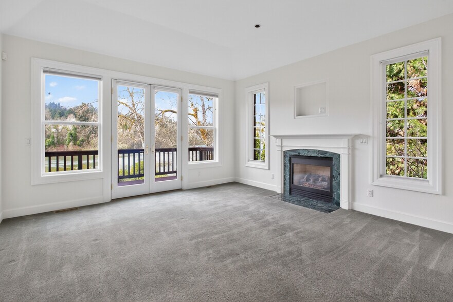 Building Photo - 1645 SE Oak Shore Ln