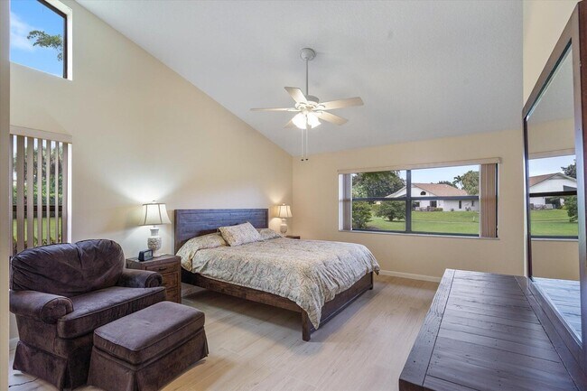Building Photo - 16700 Willow Creek Dr