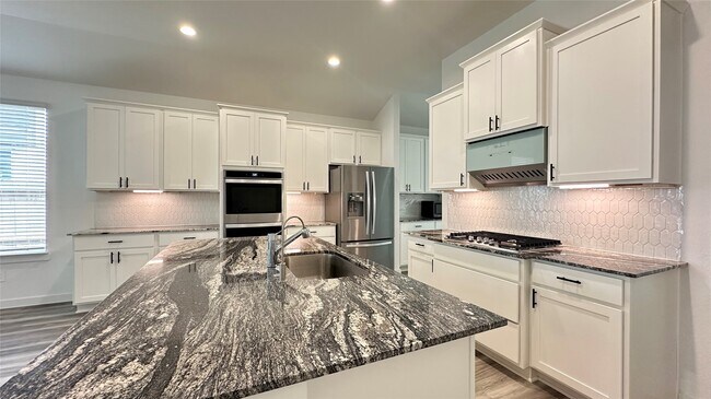 Building Photo - 2314 Cool Grns St