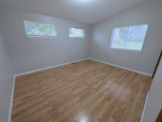 Building Photo - Spanish Lake Stunner