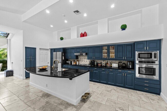 Building Photo - 2700 NW 49th St