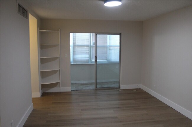 Building Photo - 1720 Funston St